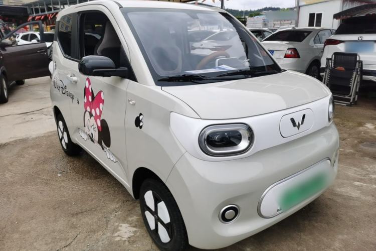 Used Wuling Hongguang MINIEV 2024 3rd Generation 215km Youth Edition Front Right 45 Deg