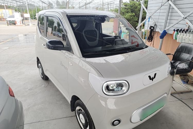 Used Wuling Hongguang MINIEV 2024 3rd Generation 215km Youth Edition Front Right 45 Deg
