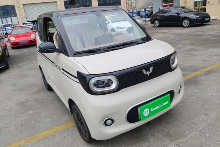 Used Wuling Hongguang MINIEV 2024 3rd Generation 215km Youth Edition Front Right 45 Deg