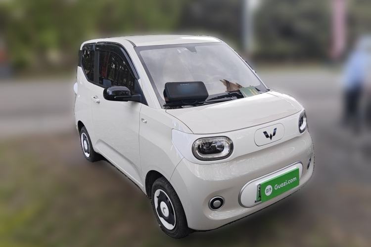 Used Wuling Hongguang MINIEV 2024 3rd Generation 215km Youth Edition Front Right 45 Deg