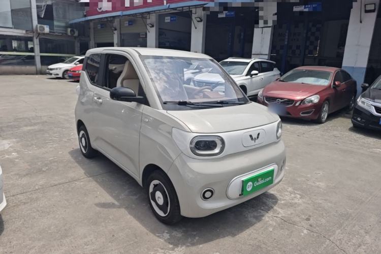 Used Wuling Hongguang MINIEV 2024 3rd Generation 215km Youth Edition Front Right 45 Deg