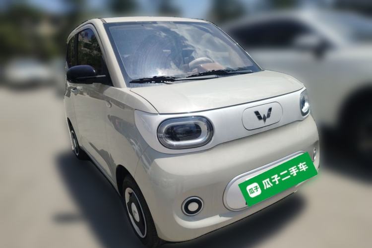 Used Wuling Hongguang MINIEV 2024 3rd Generation 215km Youth Edition Front Right 45 Deg