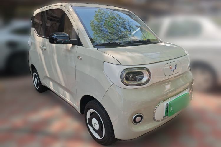 Used Wuling Hongguang MINIEV 2024 3rd Generation 215km Youth Edition Front Right 45 Deg