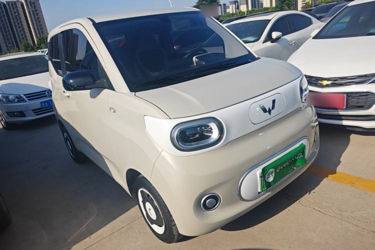 Used Wuling Hongguang MINIEV 2024 3rd Generation 215km Youth Edition Front Right 45 Deg
