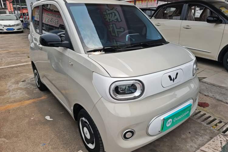 Used Wuling Hongguang MINIEV 2024 3rd Generation 215km Youth Edition Front Right 45 Deg