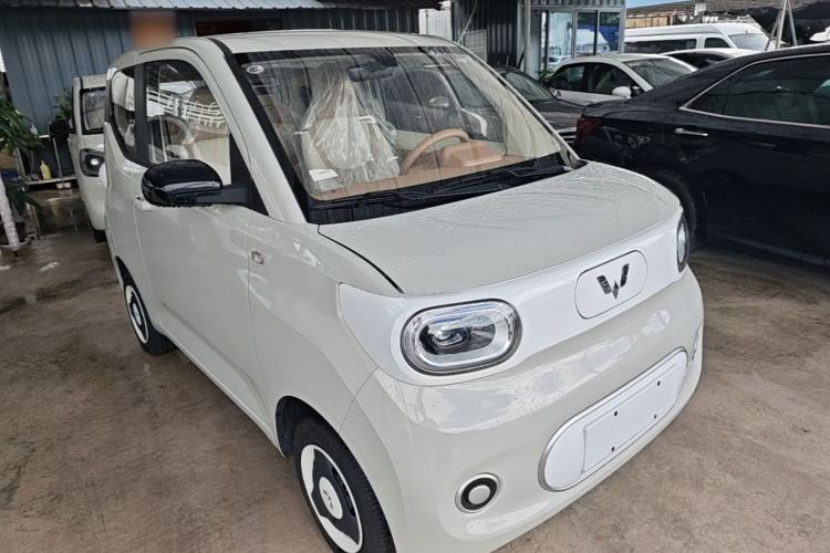 Used Wuling Hongguang MINIEV 2024 3rd Generation 215km Youth Edition Front Right 45 Deg