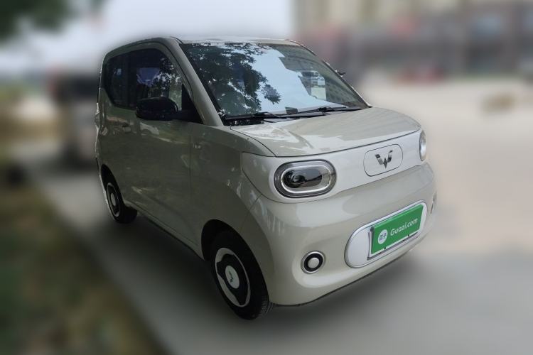 Used Wuling Hongguang MINIEV 2024 3rd Generation 215km Youth Edition Front Right 45 Deg