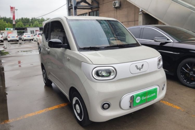 Used Wuling Hongguang MINIEV 2024 3rd Generation 215km Youth Edition Front Right 45 Deg