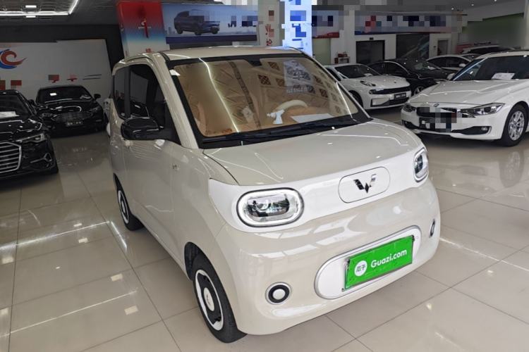 Used Wuling Hongguang MINIEV 2024 3rd Generation 215km Youth Edition Front Right 45 Deg