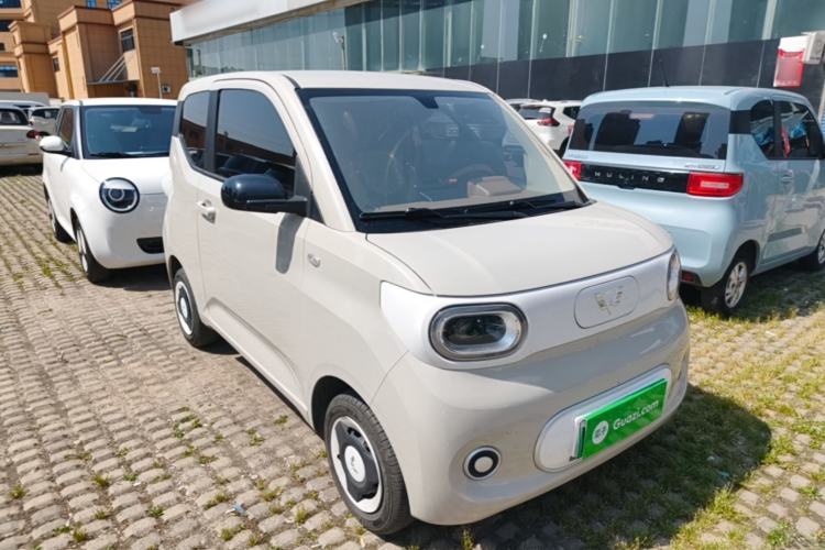 Used Wuling Hongguang MINIEV 2024 3rd Generation 215km Youth Edition Front Right 45 Deg
