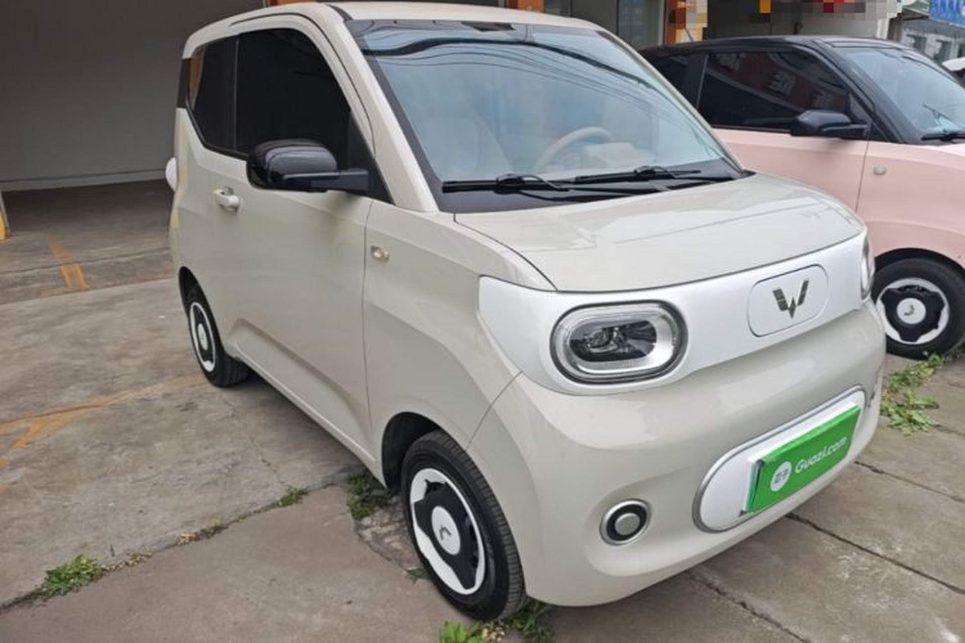 Used Wuling Hongguang MINIEV 2024 3rd Generation 215km Youth Edition Front Right 45 Deg