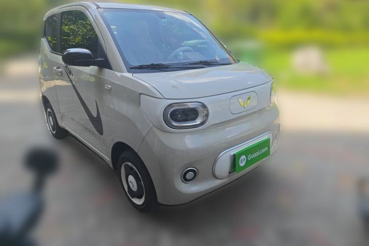 Used Wuling Hongguang MINIEV 2024 3rd Generation 215km Youth Edition Front Right 45 Deg