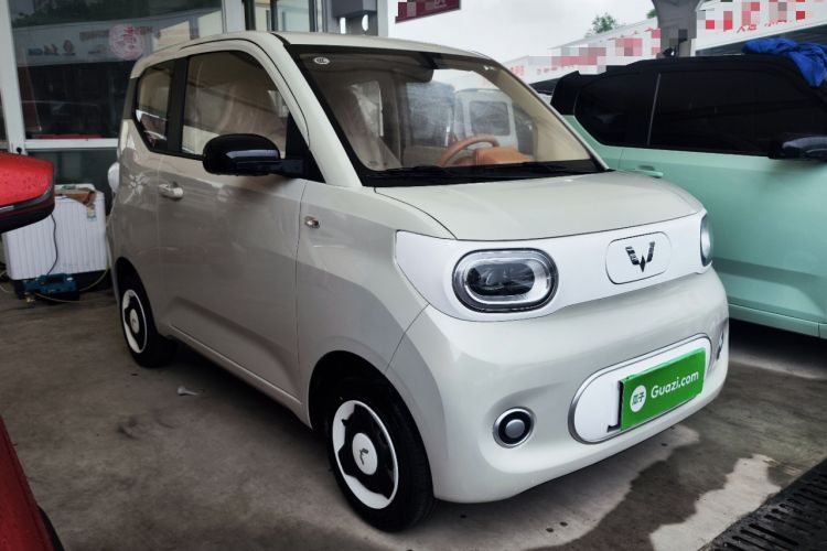 Used Wuling Hongguang MINIEV 2024 3rd Generation 215km Youth Edition Front Right 45 Deg