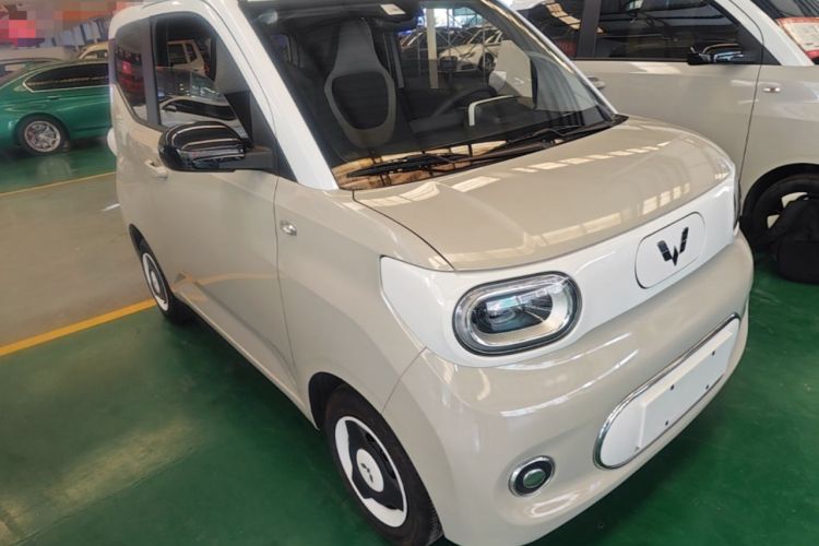 Used Wuling Hongguang MINIEV 2024 3rd Generation 170 km Front Right 45 Deg