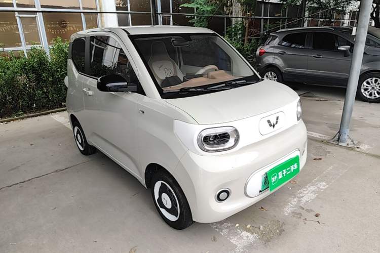 Used Wuling Hongguang MINIEV 2024 3rd Generation 215km Youth Edition Front Right 45 Deg