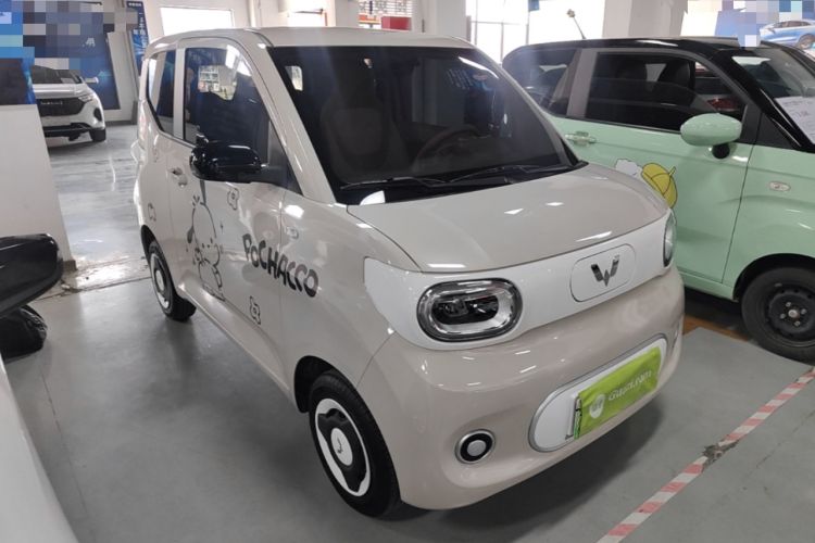 Used Wuling Hongguang MINIEV 2024 3rd Generation 215km Youth Edition Front Right 45 Deg