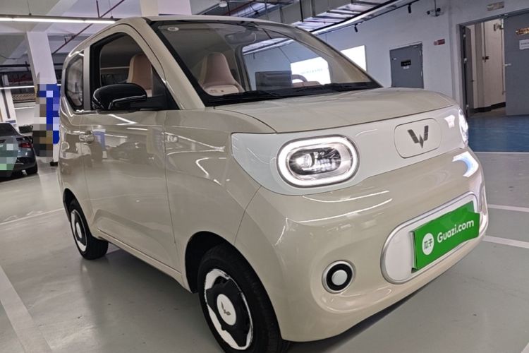 Used Wuling Hongguang MINIEV 2024 3rd Generation 215km Youth Edition Front Right 45 Deg