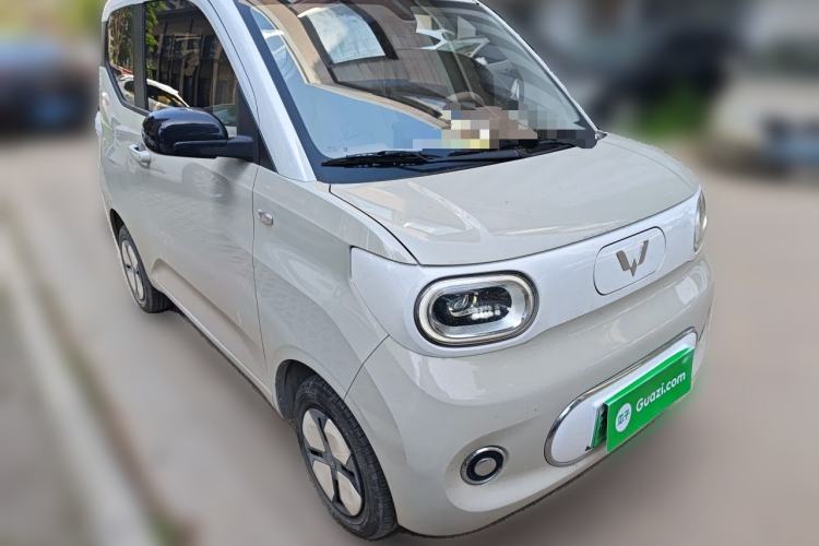 Used Wuling Hongguang MINIEV 2024 3rd Generation 215km Advanced Version Front Right 45 Deg