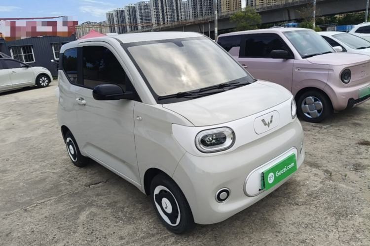 Used Wuling Hongguang MINIEV 2024 3rd Generation 215km Youth Edition Front Right 45 Deg