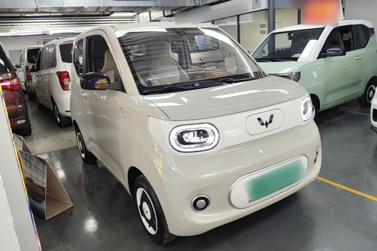 Used Wuling Hongguang MINIEV 2024 3rd Generation 215km Youth Edition Front Right 45 Deg