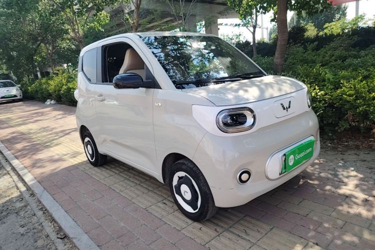 Used Wuling Hongguang MINIEV 2024 3rd Generation 215km Youth Edition Front Right 45 Deg
