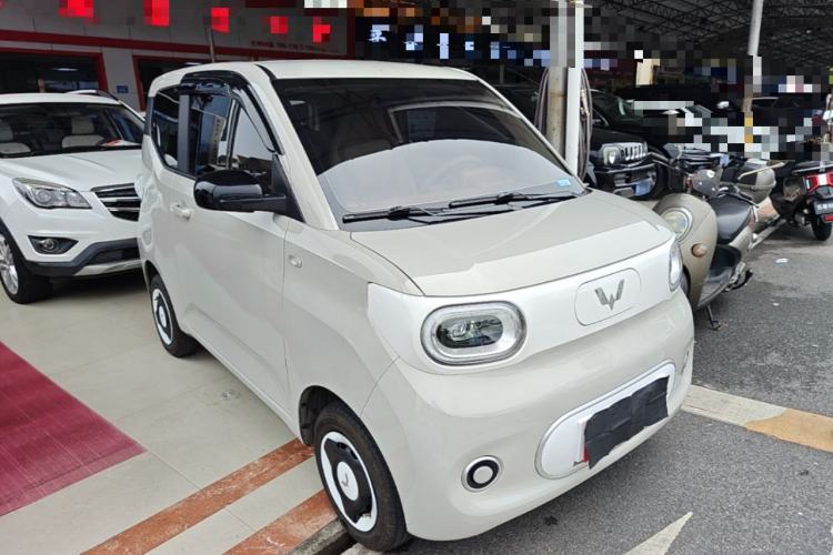 Used Wuling Hongguang MINIEV 2024 3rd Generation 215km Youth Edition Front Right 45 Deg