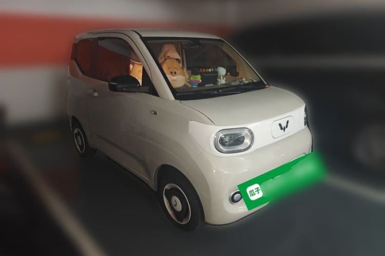 Used Wuling Hongguang MINIEV 2024 3rd Generation 215km Youth Edition Front Right 45 Deg