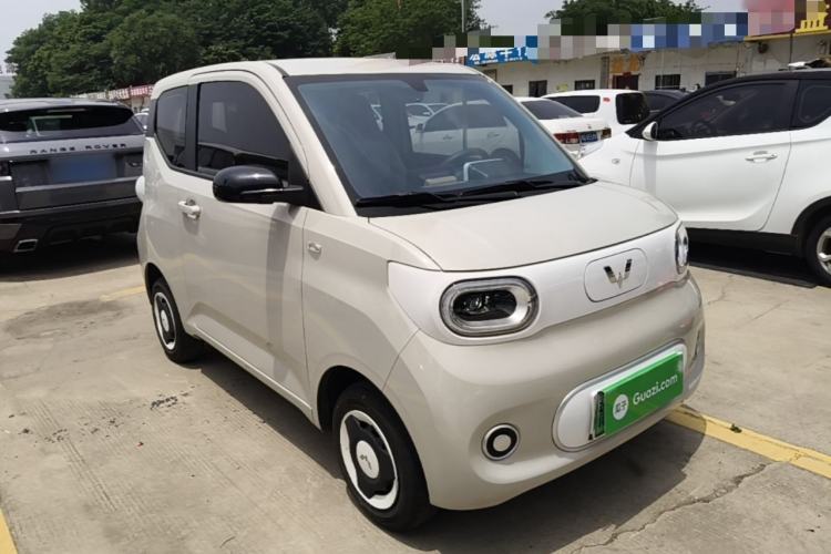 Used Wuling Hongguang MINIEV 2024 3rd Generation 215km Youth Edition Front Right 45 Deg