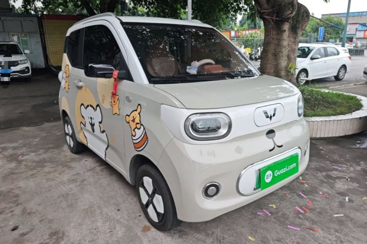 Used Wuling Hongguang MINIEV 2024 3rd Generation 215km Youth Edition Front Right 45 Deg
