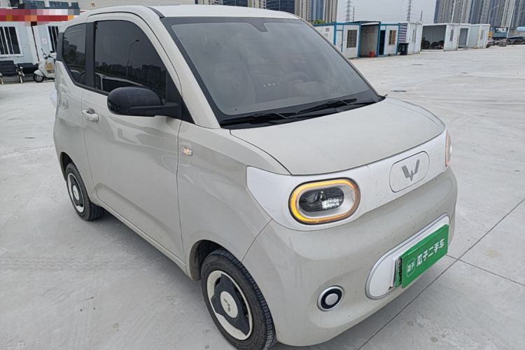 Used Wuling Hongguang MINIEV 2024 3rd Generation 215km Youth Edition Front Right 45 Deg