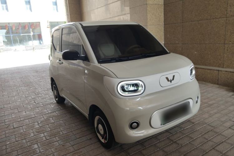 Used Wuling Hongguang MINIEV 2024 3rd Generation 215km Youth Edition Front Right 45 Deg