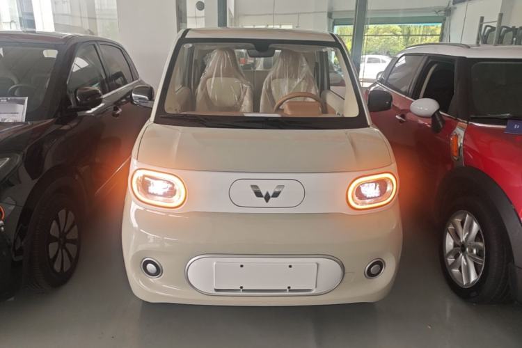 Used Wuling Hongguang MINIEV 2024 3rd Generation 215km Youth Edition Front