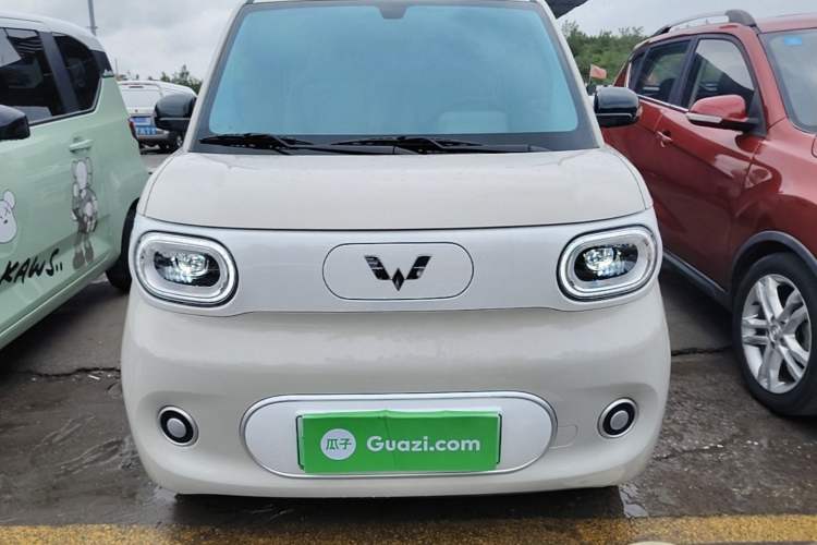 Used Wuling Hongguang MINIEV 2024 3rd Generation 215km Youth Edition Front