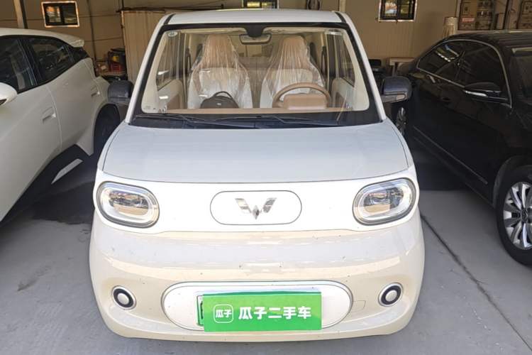 Used Wuling Hongguang MINIEV 2024 3rd Generation 215km Youth Edition Front
