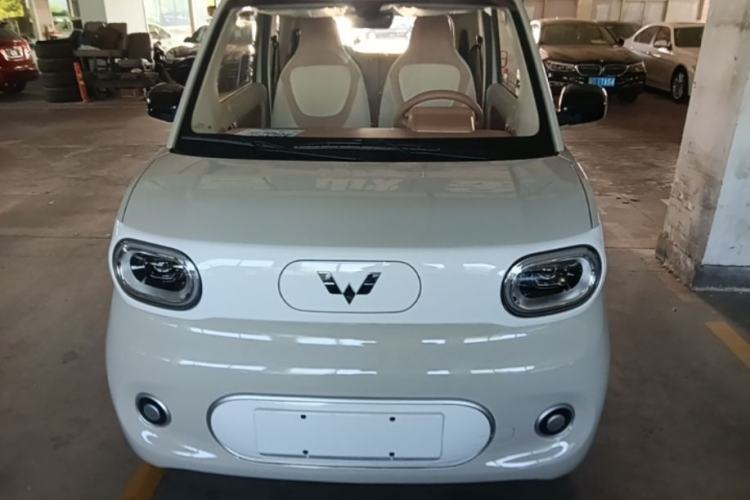 Used Wuling Hongguang MINIEV 2024 3rd Generation 215km Youth Edition Front