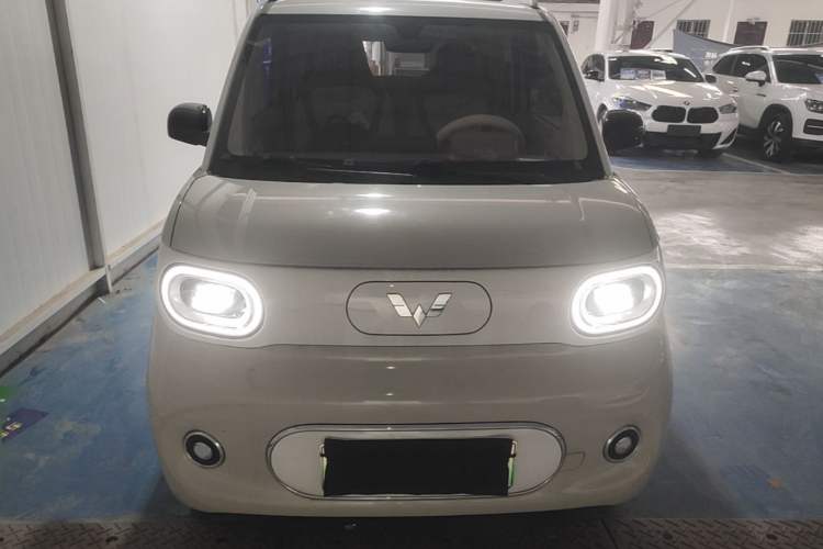 Used Wuling Hongguang MINIEV 2024 3rd Generation 215km Youth Edition Front