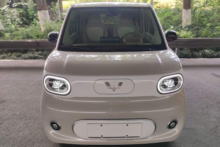 Used Wuling Hongguang MINIEV 2024 3rd Generation 215km Youth Edition Front