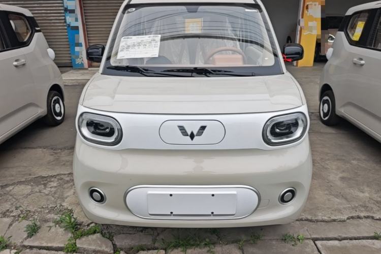 Used Wuling Hongguang MINIEV 2024 3rd Generation 215km Youth Edition Front
