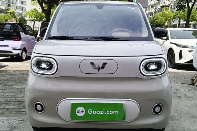 Used Wuling Hongguang MINIEV 2024 3rd Generation 215km Youth Edition Front