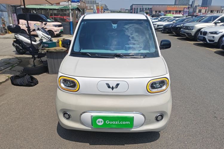 Used Wuling Hongguang MINIEV 2024 3rd Generation 215km Advanced Version Front