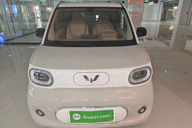 Used Wuling Hongguang MINIEV 2024 3rd Generation 215km Youth Edition Front