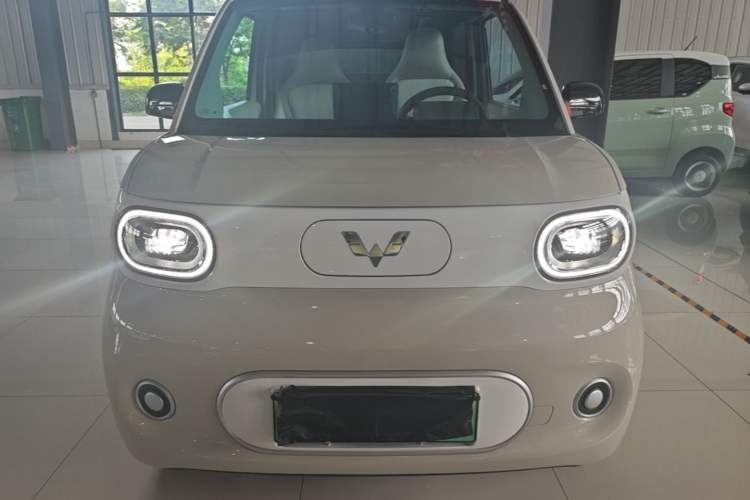 Used Wuling Hongguang MINIEV 2024 3rd Generation 215km Youth Edition Front