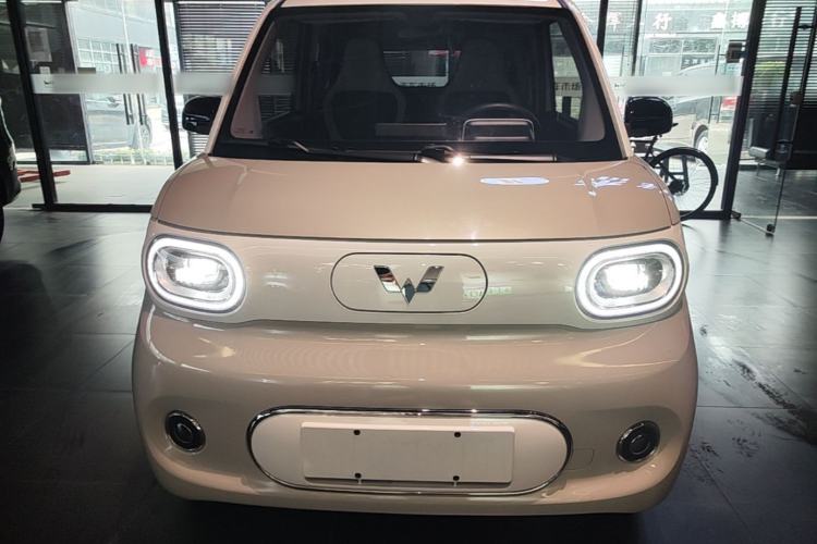 Used Wuling Hongguang MINIEV 2024 3rd Generation 215km Advanced Version Front