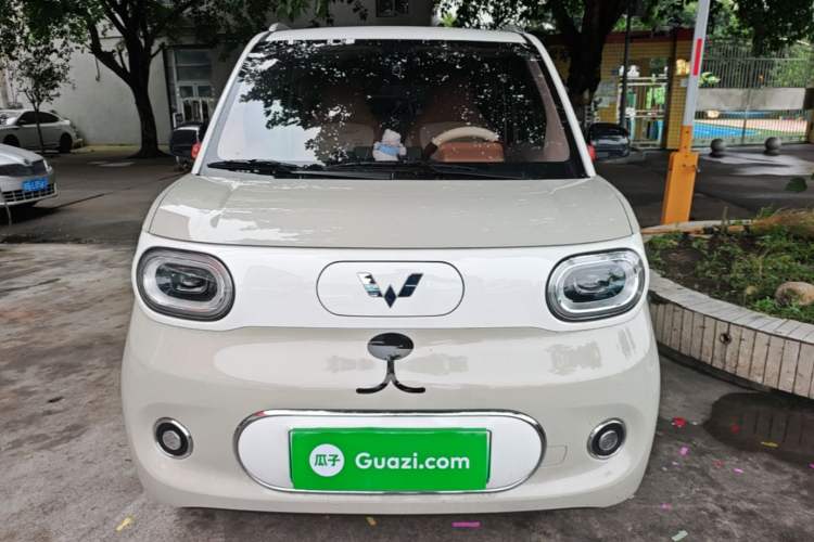 Used Wuling Hongguang MINIEV 2024 3rd Generation 215km Youth Edition Front