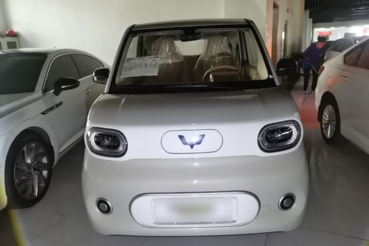 Used Wuling Hongguang MINIEV 2024 3rd Generation 215km Youth Edition Front