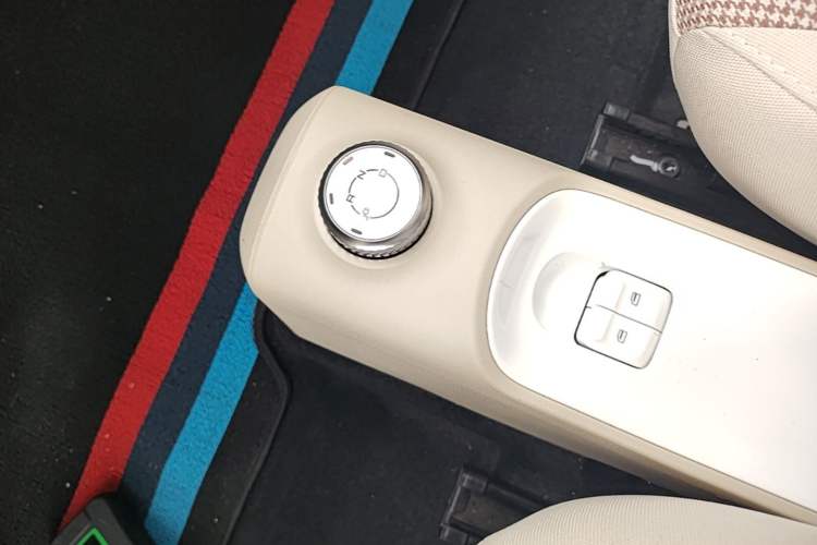 Used Wuling Hongguang MINIEV 2024 3rd Generation 215km Youth Edition Gear Lever