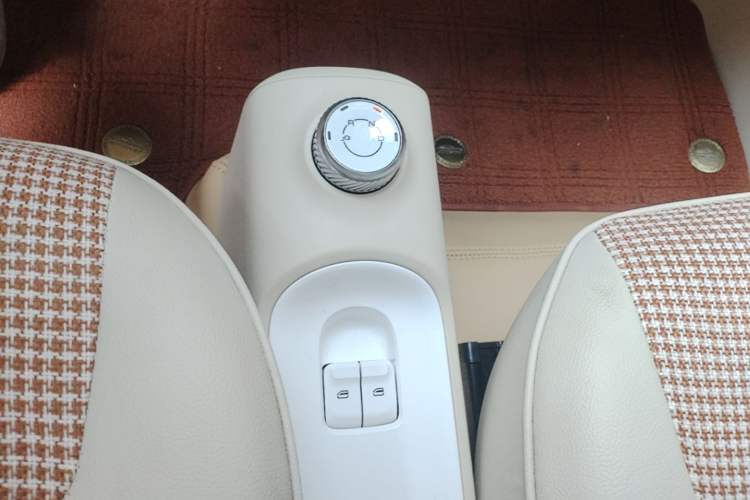 Used Wuling Hongguang MINIEV 2024 3rd Generation 215km Youth Edition Gear Lever
