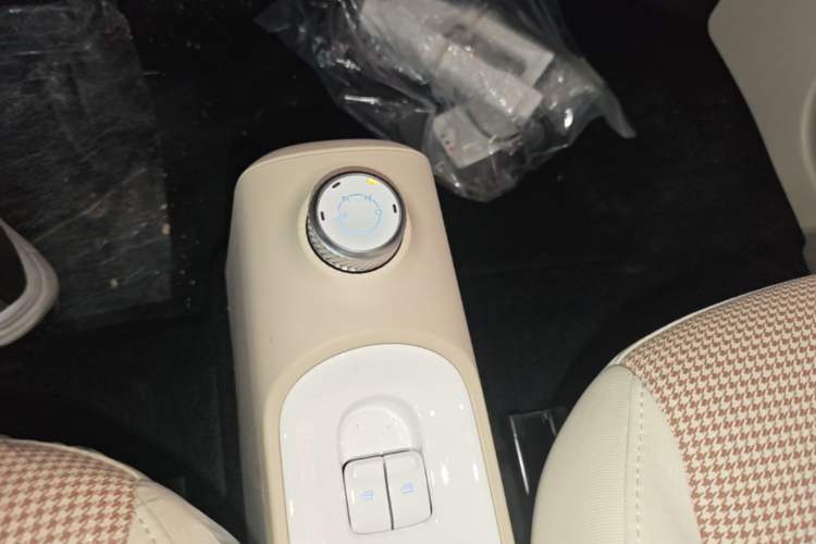 Used Wuling Hongguang MINIEV 2024 3rd Generation 215km Youth Edition Gear Lever