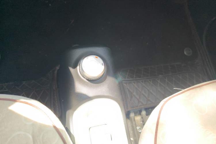 Used Wuling Hongguang MINIEV 2024 3rd Generation 170 km Gear Lever