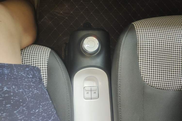Used Wuling Hongguang MINIEV 2024 3rd Generation 215km Youth Edition Gear Lever
